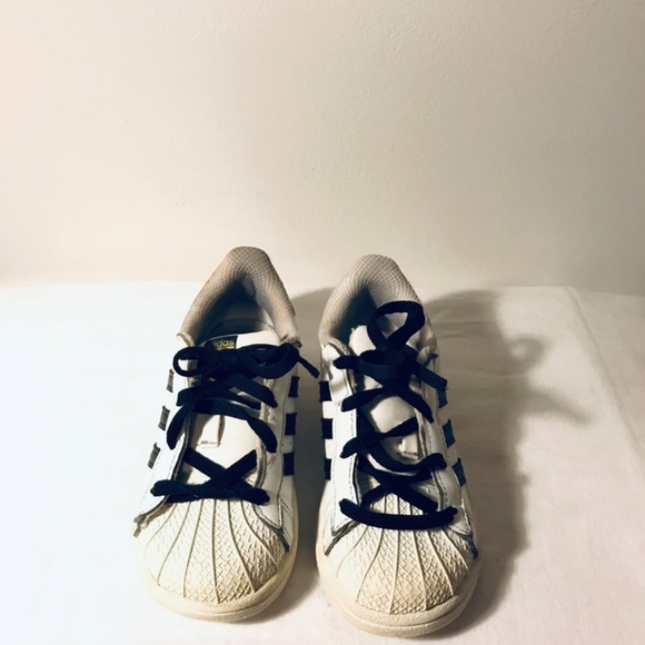 Adidas unisex sneaker bundle - Picture 8 of 9